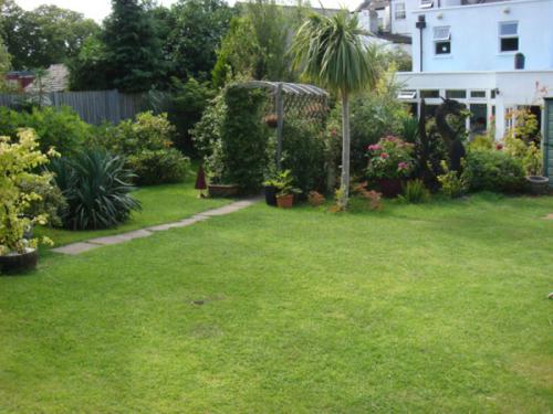 clematis-house-gardens-4